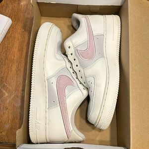 Nike Air Force 1’ 07